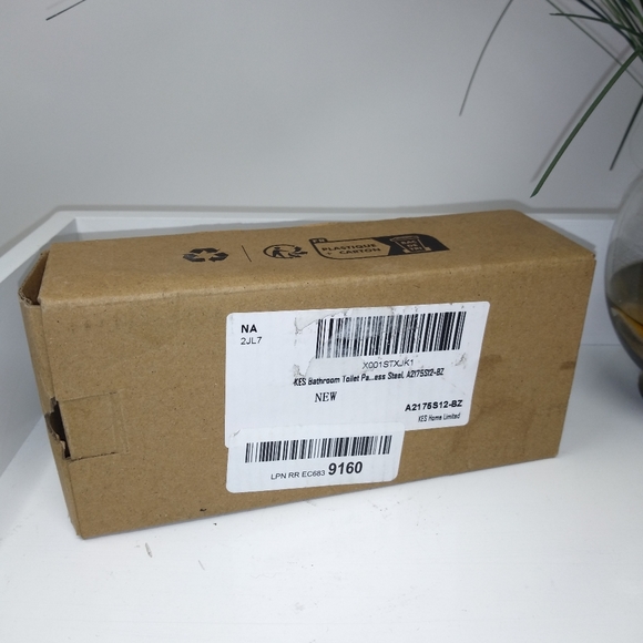 NWOT Gold Tone Tissue Holder - Picture 2 of 3